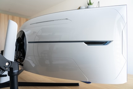 Ik hou nooit van hoogglans plastic. Noch in auto's, noch op een beeldscherm. Zelfs niet in het wit.