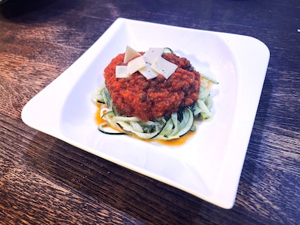 Courgetti with lentil bolognese: healthy, delicious and filling.