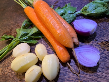 The basis of healthy eating is preparing lots of vegetables yourself.