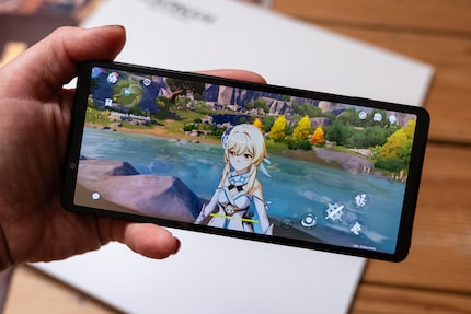 De mobiele game « Genshin Impact» draait soepel en de benodigde grafische kracht is geen probleem voor de Xperia 5 V.