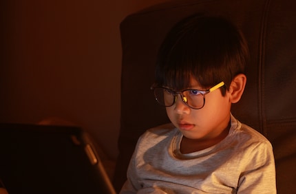 Te veel beeldschermtijd is slecht voor je ogen. Vooral bij kinderen leidt het tot bijziendheid.