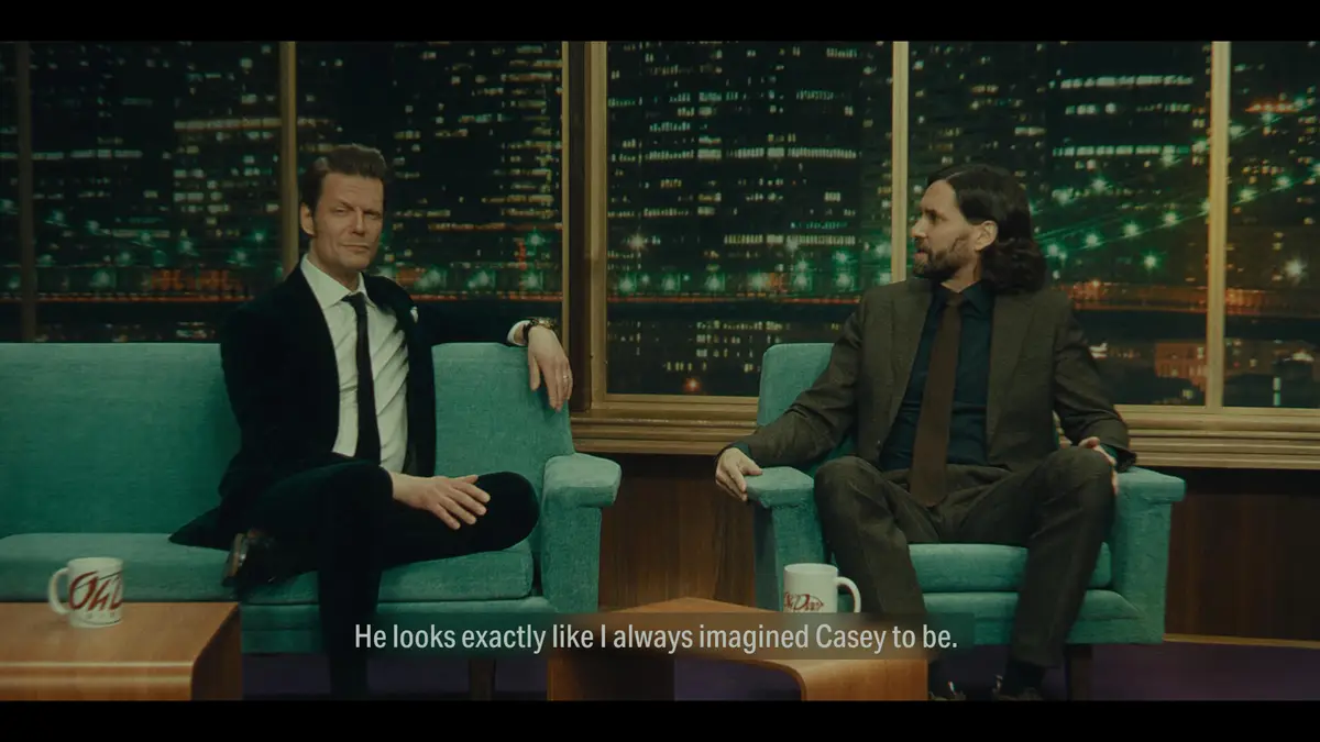 In de live-action sequenties vervaagt fictie met werkelijkheid.