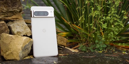 Das Pixel 8 Pro ist nicht nur im Urlaub ein guter Begleiter.