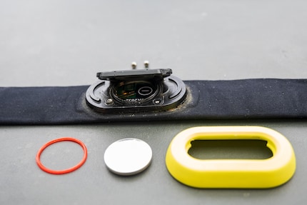 Frei nach Loriot: Das Bild hängt schief oder ich wollte beim Pulsgurt HRM-Pro von Garmin doch bloss die Batterie wechseln.