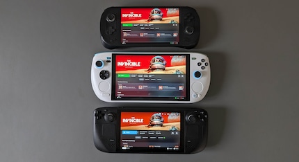 C’est le Steam Deck qui a les couleurs les plus pâles. L’Ayaneo 2 et l’Ayaneo KUN ont des contrastes beaucoup plus francs.
