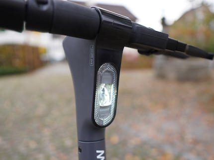 The LED front light is integrated directly into the frame and shines brightly.