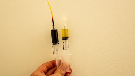 Das durchsichtige Plasma rechts, quasi der Ausschuss links.