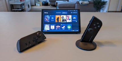 Les manettes se détachent comme sur une Switch.