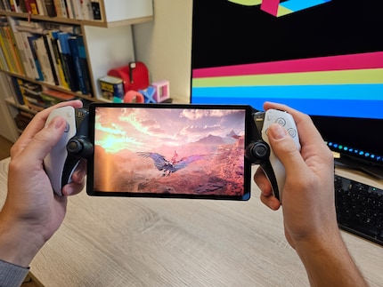 Grâce au PlayStation Portal, je peux jouer à mes jeux PS5 sur un petit écran, comme ici avec Horizon Forbidden West.