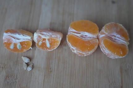Gelukkig: deze clementine (rechts) was zaadvrij. Bij mandarijnen daarentegen bijt je altijd in vervelende pitjes.