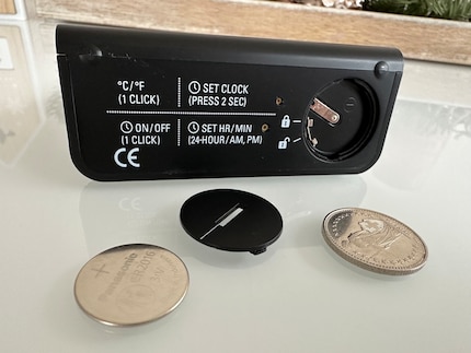 I use a coin to open the battery compartment – something I rarely have to do. Selina lasts a good year with a CR2032.