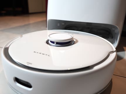 Le scanner Lidar dépasse clairement du robot.