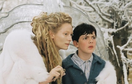 Elle déchire les cils blancs dans Narnia : l'actrice Tilda Swinton dans le rôle de Jadis.