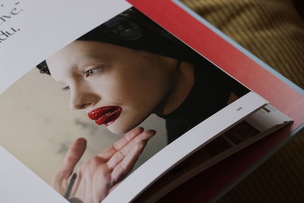 Make-up Artist Peter Philips' Look für Alexander McQueens Herbst / Winter Show 2009. Abbildung aus dem Buch «The New Beauty».