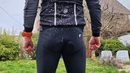 Ein paar Dreckspritzer an der Jacke, aber der Allerwerteste bleibt trocken.