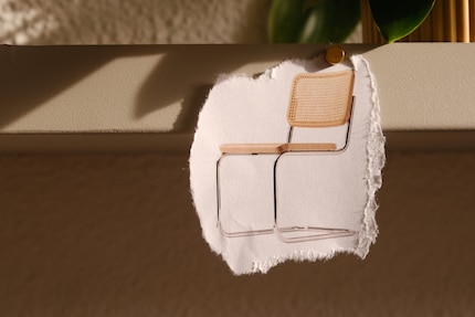 Un mariage réussi : un tube d’acier et une matière naturelle.