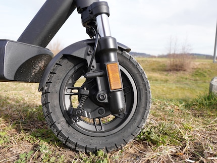 The shock absorbers keep the ride smooth at all times.