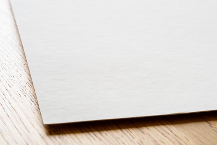 Das Hahnemühle Bamboo hat einen warmen Farbton. Es soll nachhaltiger sein als andere Papiere.