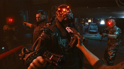 Het samenspel van lichteffecten en het hoge detailniveau maken «Cyberpunk 2077» tot een visueel meesterwerk.