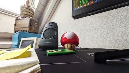 Ik voel me verloren zonder mijn notitieblok. Daarachter zie je mijn beloningshoekje. Als ik iets goed heb gedaan, druk ik op de paddenstoel, die dan klinkt en oplicht zoals bij Mario.