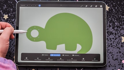 Avec le geste tactile, vous pouvez facilement faire un cercle avec Procreate. Vous pouvez également créer des carrés et des triangles d'un simple toucher. 