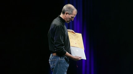 Das erste MacBook Air im gelben Umschlag war ein genialer Marketing-Schachzug von Steve Jobs.