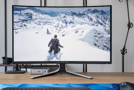 White doesn’t continually get lighter or darker on the AW3225QF – irrespective if I’m trudging through a snowy landscape or there’s just a lantern shining brightly at night.