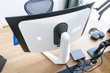 Alienware’s design might be a bit Marmite, but I think the space for cables in the mounting stand is a good solution.