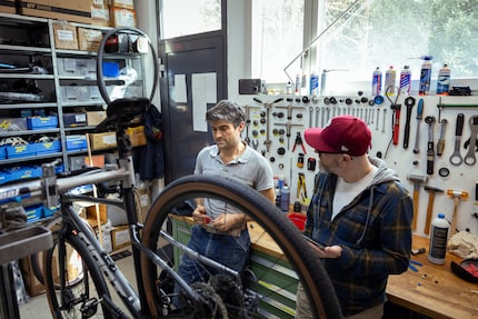 A visit to Elia Widmer in the Hilite Bikes workshop in Basel.