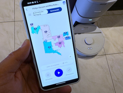 The Philips creates an amazingly accurate map including almost perfect room organisation.