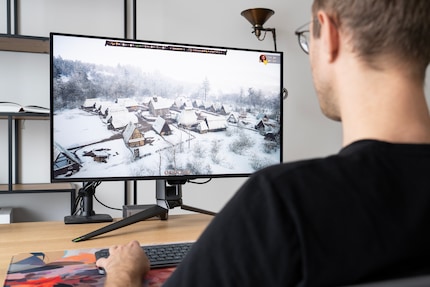 A 32-inch diagonal in a 16:9 format is perfect for builder games like Manor Lords.