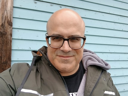 A selfie in default mode.