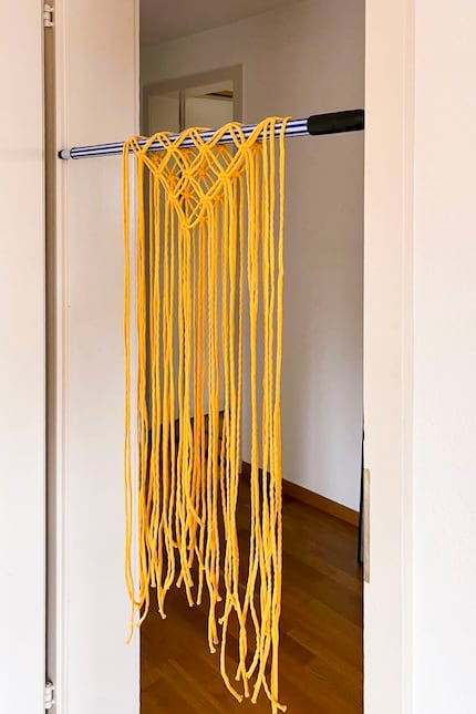 The mop handle’s great for knotting... 