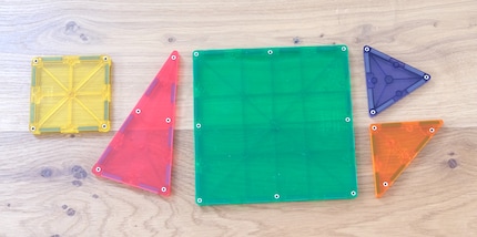 Ce sont les formes que vous trouverez dans le lot de 100. Les triangles dominent.