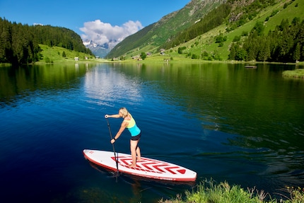 Serenity and relaxation on the water: a motor would disrupt the experience.