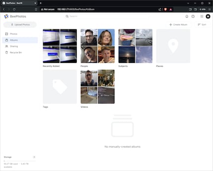 De hier getoonde albums zijn automatisch aangemaakt door de AI van BeePhotos.
