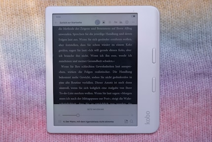 De donkere modus werkt alleen binnen een e-book. Instellingen en andere apps zijn helaas niet inbegrepen.