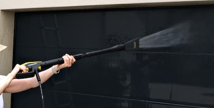 Perfect terrain for the EcoBooster attachment: the garage door.