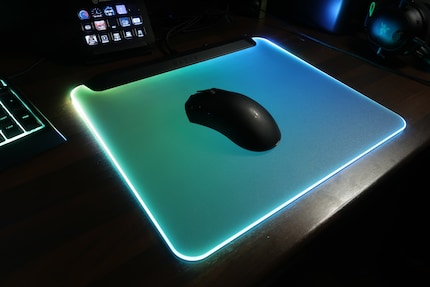 Die RGB-Beleuchtung des Mauspads ist wirklich hübsch.