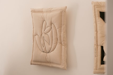 Die Wandobjekte «Soft Sculpture» von Pieces of Jade, Baumwolle und Watte, 2024.