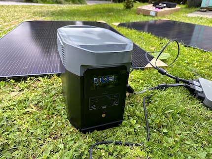 The set-up’s a success: my home-generated solar power starts flowing into the power station.