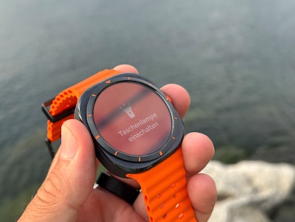 Met één klik wordt het horloge een zaklamp.