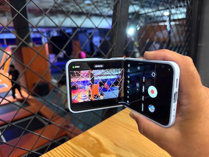 Als je je mobiel bijzonder stil wilt houden tijdens het filmen, gebruik dan de camcorderstand.