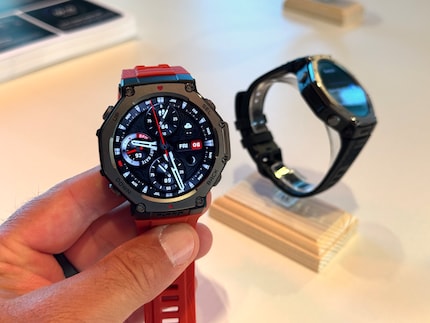 De Amazfit T-Rex 3 heeft een groot, helder scherm. 