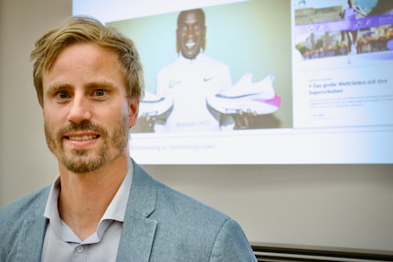Laufexperte Dr. Steffen Willwacher beschäftigt sich seit Jahren mit Superschuhen und präsentiert seine Erkenntnisse beim ZFASS in Zürich.