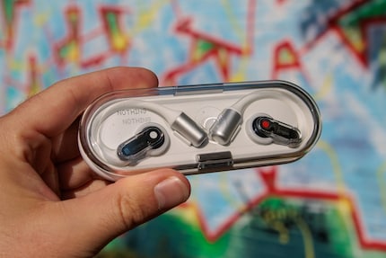 Les Ear (open) dans leur boîtier.