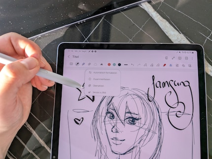 Samsung biedt verschillende AI-functies. Deze kunnen met een druk op de knop snel worden opgeroepen met het toetsenbord of de stylus.