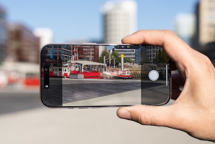 Na licht indrukken kan ik bijvoorbeeld schakelen tussen de verschillende camera's. Maar het is sneller en gemakkelijker om de camera te gebruiken. Maar het is sneller en betrouwbaarder om het touchscreen te gebruiken.