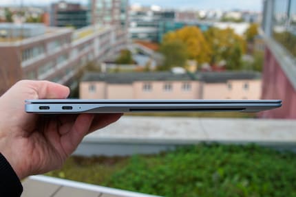 De Galaxy Book 4 Edge is een compact lichtgewicht met een basisset aan poorten.