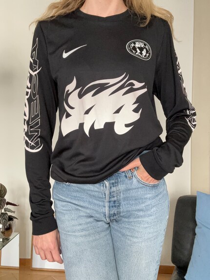 How to get it right: when modelled, the shirt’s print and fit are clearly visible.